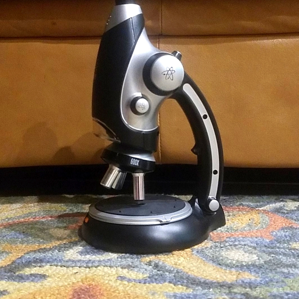 Microscope